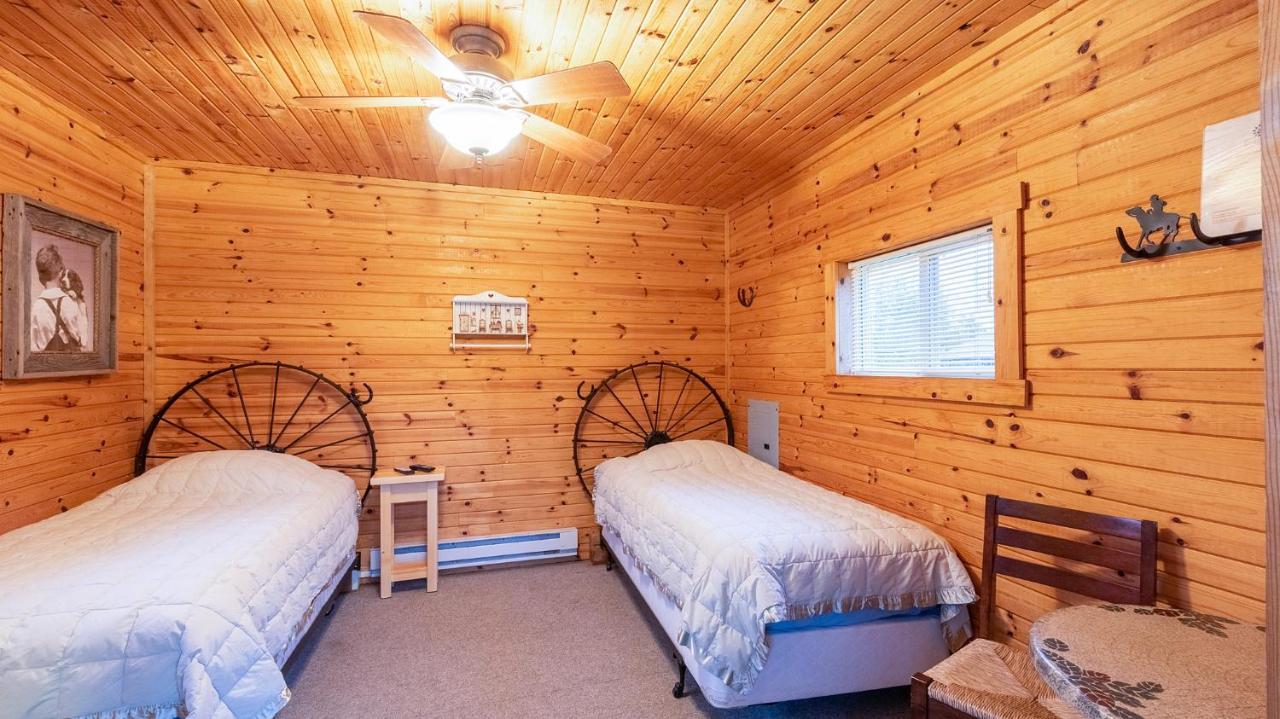 Hotel Spur Of The Moment Ranch à Mountain Extérieur photo